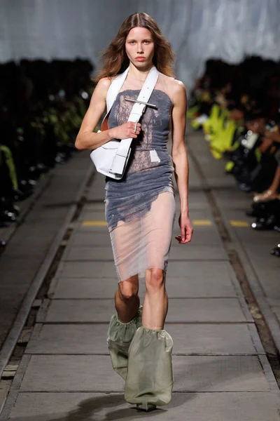 Look 37